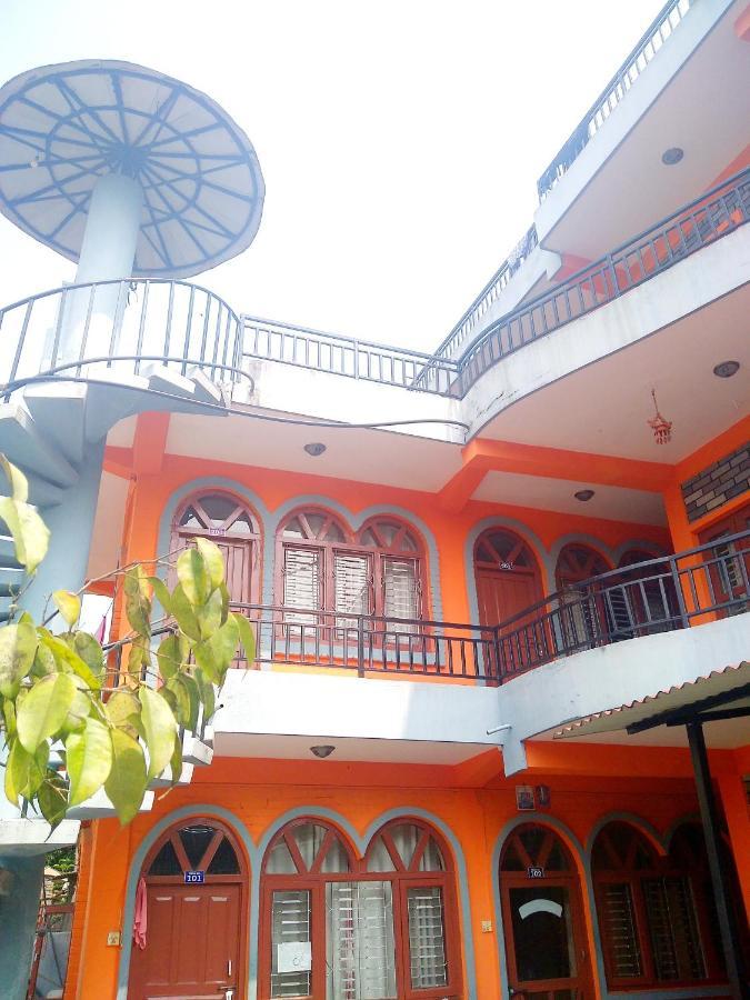 Paramount Guest House Pokhara Zewnętrze zdjęcie